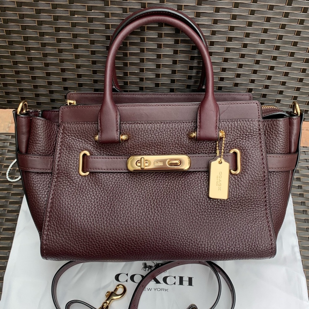 NWOT COACH Swagger 27 Bag